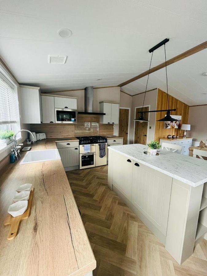 Copse View Lodge With Hot Tub York Exteriér fotografie