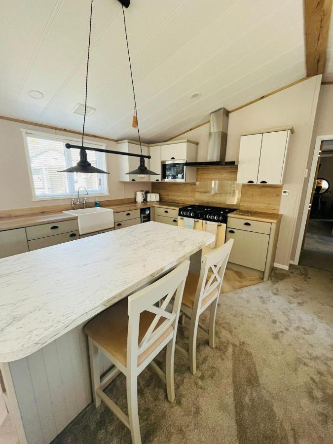 Copse View Lodge With Hot Tub York Exteriér fotografie
