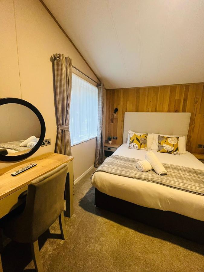 Copse View Lodge With Hot Tub York Exteriér fotografie