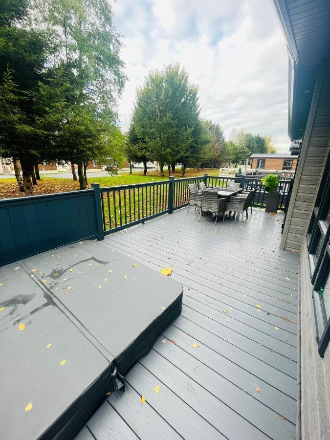 Copse View Lodge With Hot Tub York Exteriér fotografie
