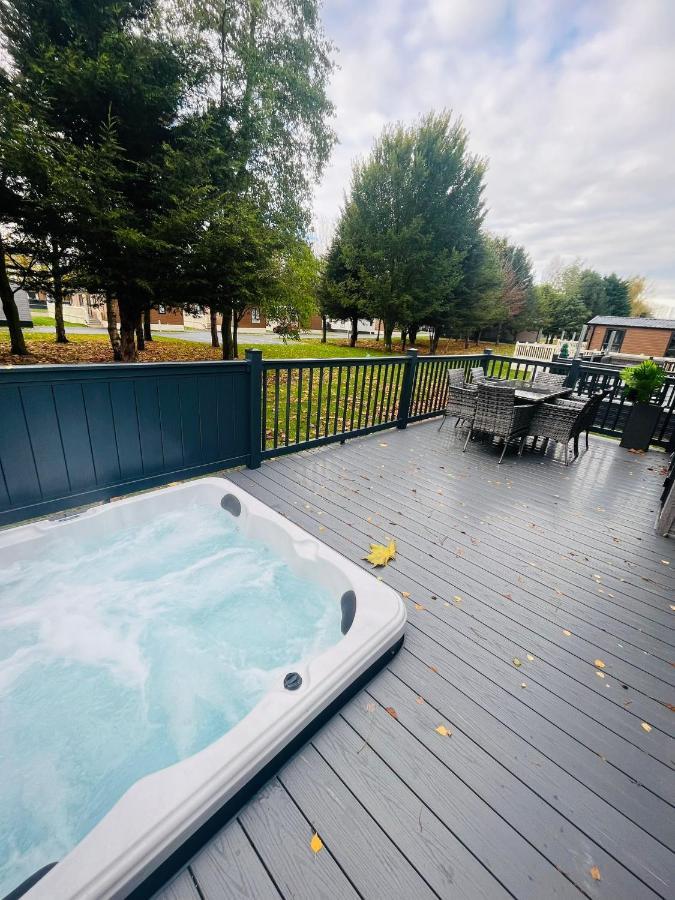 Copse View Lodge With Hot Tub York Exteriér fotografie